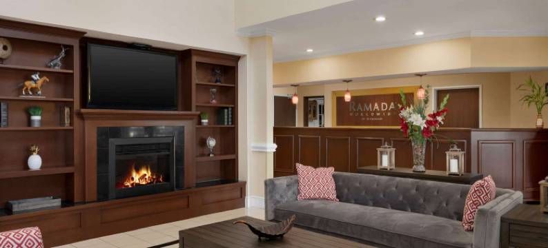 伊丽莎白敦华美达酒店(Ramada by Wyndham Elizabethtown)图片