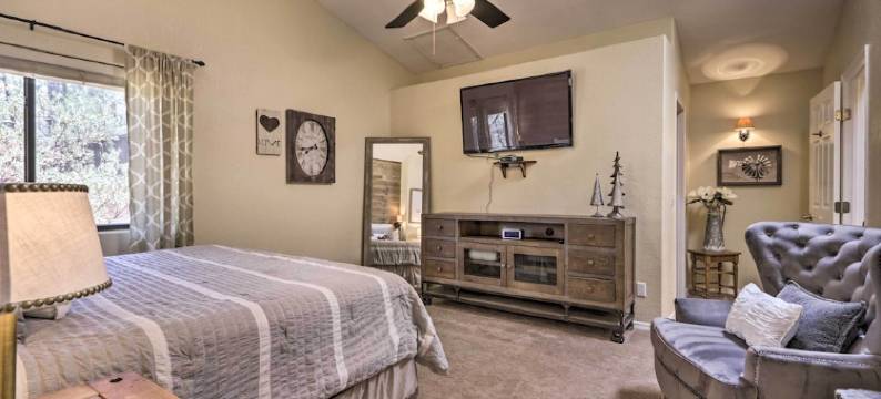 '希尔达的小屋' 松树中的山景度假屋！('Hilda's Cabin' Mtn-View Retreat in Pine!)图片