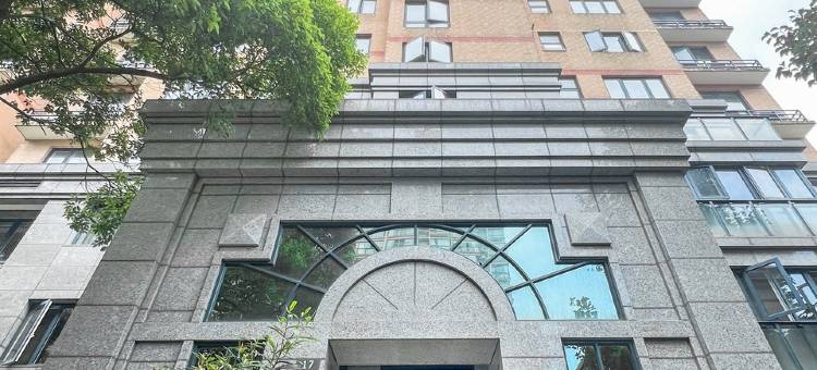 高端服务式公寓(上海威宁路地铁站店)图片
