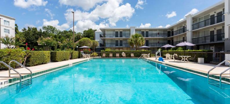 阿尔塔蒙特斯普林斯近 I-4 温德姆华美达酒店(Ramada by Wyndham Altamonte Springs Near I-4)图片