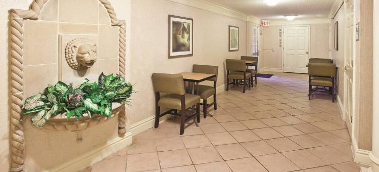 Howard Johnson by Wyndham Columbus Fort Moore图片