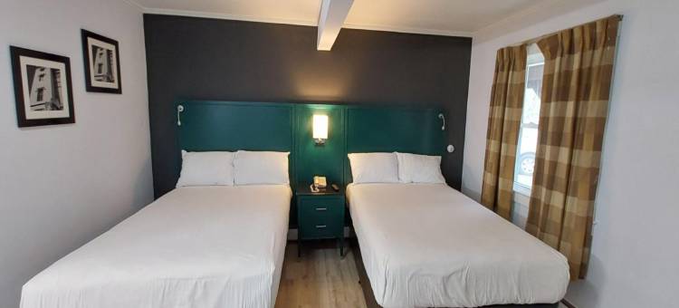 OYO克林顿村汽车旅馆(Village Motel)图片