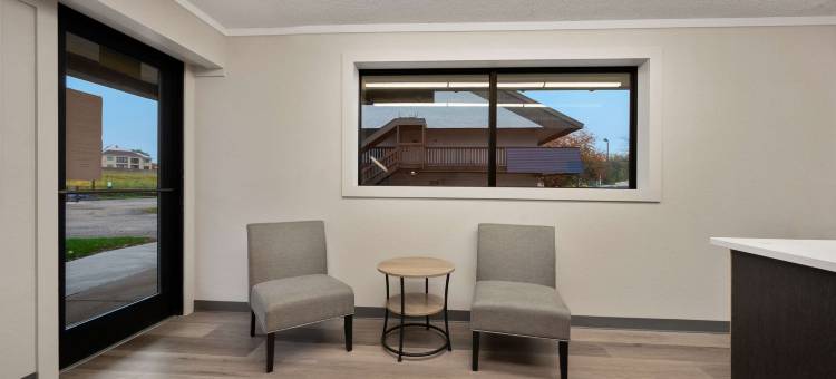 皮奥里亚郊区工作室(Suburban Studios Peoria)图片