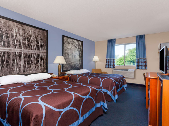 阿德里安速8酒店