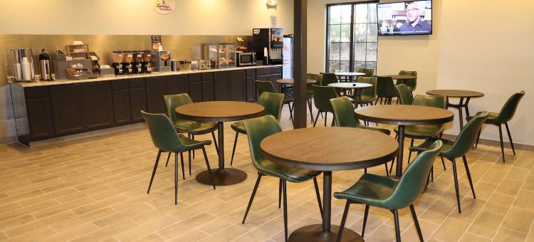 海波因特-格林斯波罗温德姆速8酒店(Super 8 by Wyndham High Point/Greensboro)图片