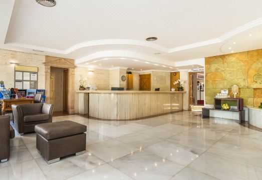 Globales Palmanova PalaceHotel Overview