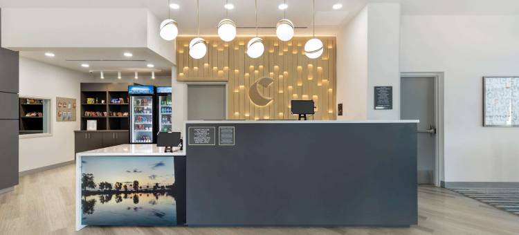 舒适套房酒店泰特斯维尔靠近肯尼迪航天中心(Comfort Suites Titusville Near Kennedy Space Center)图片