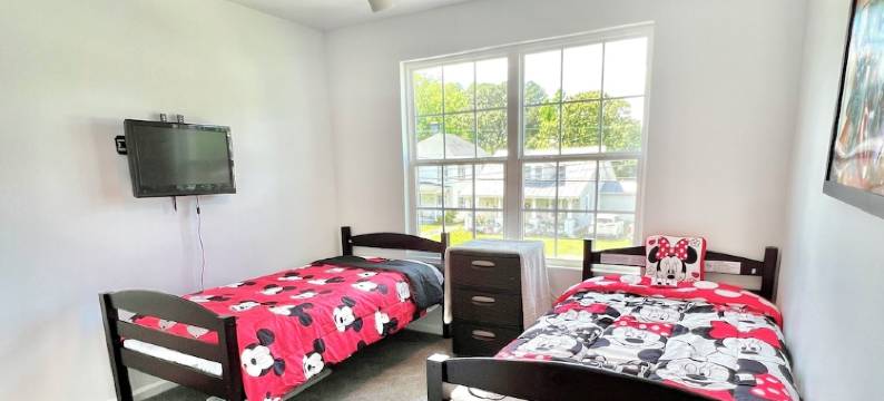 Charming 2800 sq.ft 4-bedroom home with AC and WiFi in Suffolk图片