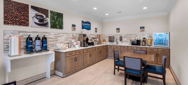 克拉丽奥波因特马图恩大学附近酒店(Clarion Pointe Mattoon Near University)图片