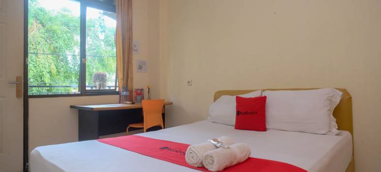 红门酒店@卡美娜多加兰普拉姆(RedDoorz @ Jalan Pramuka Manado)图片