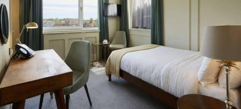 斯蒂文尼奇克伦威尔酒店(Hotel Cromwell Stevenage)图片