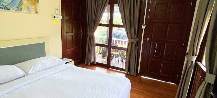 潘泰赛贝朗塔基尔德拉兹纳木屋(D'Razna Chalet Pantai Seberang Takir)图片