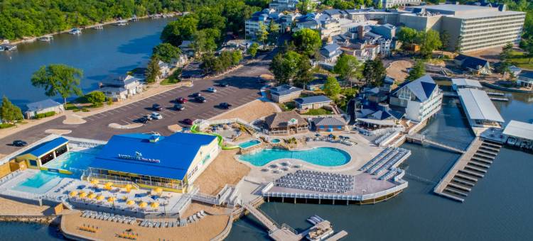 Indoor Pool and Scenic Lake Views - Stunning Treetop Retreat图片