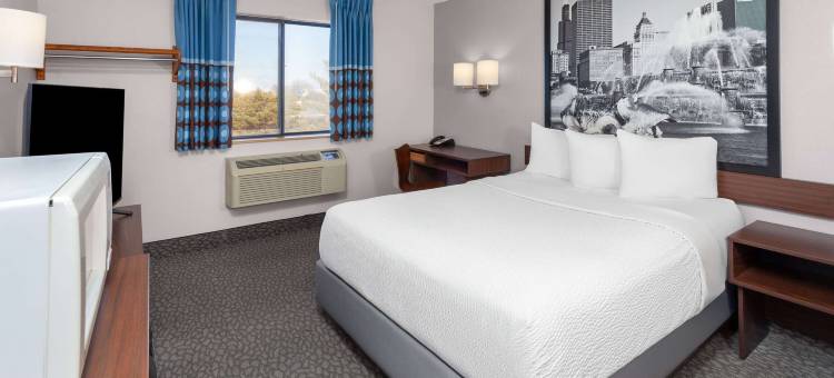 罗温维尔博林布鲁克速8酒店(Super 8 by Wyndham Romeoville Bolingbrook)图片