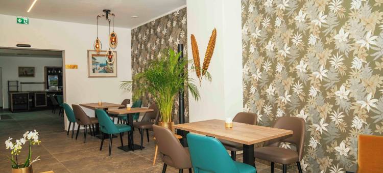 中央酒店和休息室(限成人)(Central Hotel & Lounge Adult Only)图片