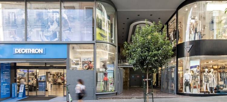 丘埃卡 Bob W(Bob W Chueca)图片