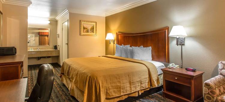 凯艺酒店-莱克埃尔西诺15号州际公路(Quality Inn Lake Elsinore I-15)图片