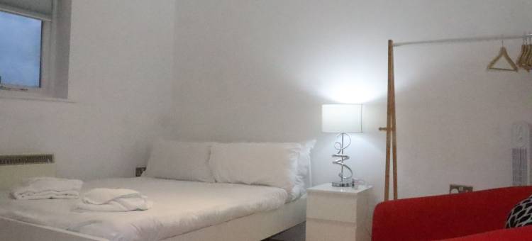 天际港湾现代2卧室公寓，提供免费停车和4K电视(Skyline Haven - Modern 2B, Parking, Wifi & 4Ktv)图片