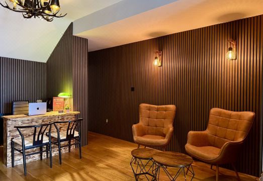 The Crescent Guest House Hotel Overview