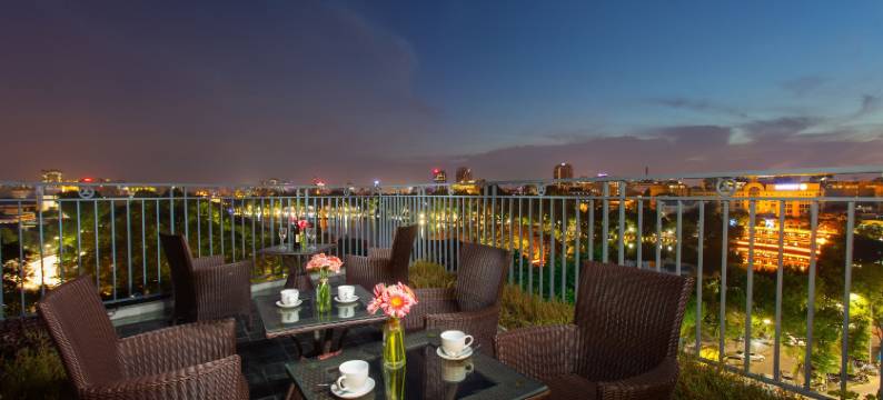 贝拉高级酒店-屋顶天台酒吧(Bella Premier Hotel & Rooftop Skybar)图片