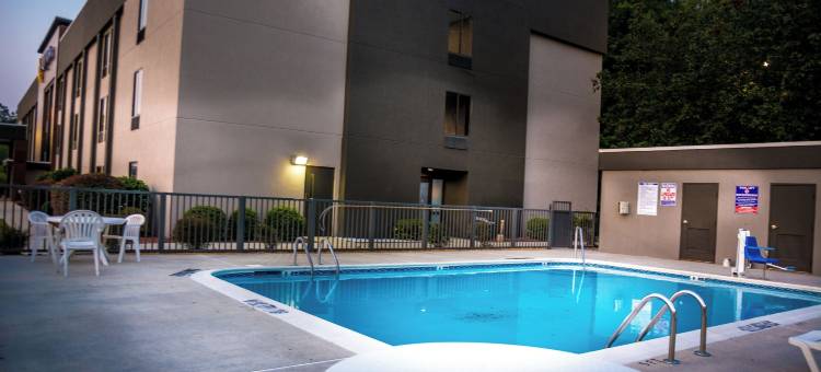 费耶特维尔 I-95 拉昆塔温德姆套房酒店(La Quinta Inn & Suites by Wyndham Fayetteville I-95)图片