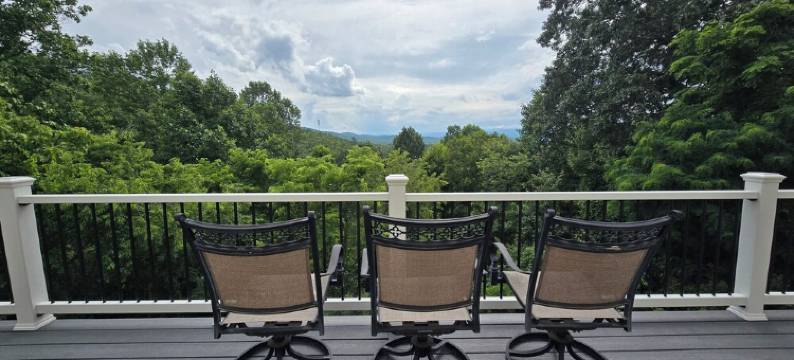 Sleeps 15!  Views Forever, Large Executive Home, Fast Wi-Fi, Hot Tub & Fire Pit图片