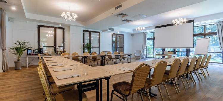 德沃尔康斯坦新酒店(Dwór Konstancin)图片