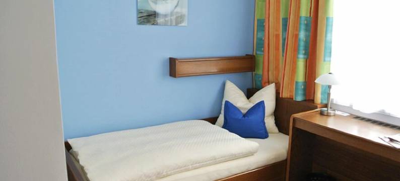 福鲁克斯佩帕拉迪斯伽尔特酒店(Frühstückspension Paradiesgartl)图片