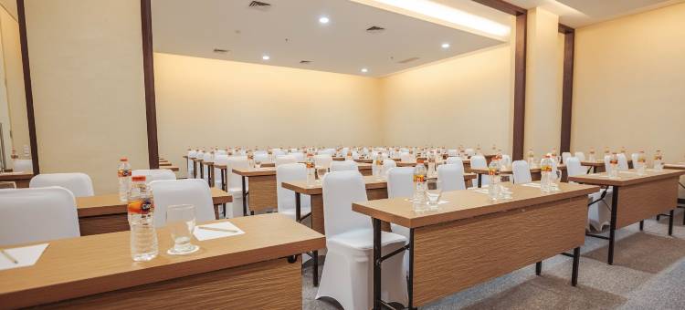 维兹鼎盛酒店-望加锡苏迪曼(Whiz Prime Hotel Sudirman Makassar)图片