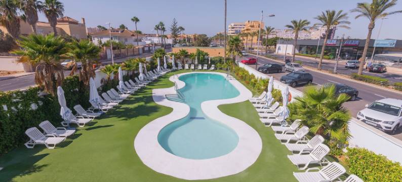 蓝海布里萨罗克塔斯酒店(Hotel Moon Dreams Roquetas)图片