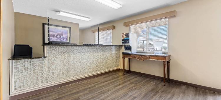 拉皮德城罗德威酒店(Rodeway Inn Rapid City)图片