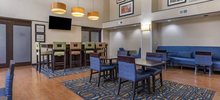 希尔顿欢朋套房酒店-路易斯维尔东(Hampton Inn & Suites Louisville East)图片