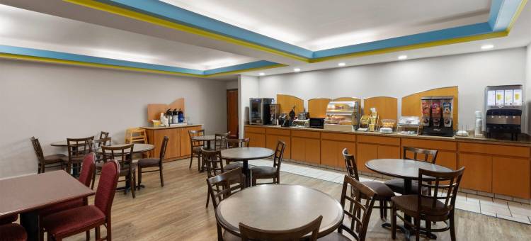 塔尔萨中心戴斯酒店(Days Inn by Wyndham Tulsa Central)图片