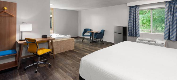 考考纳温德姆戴斯套房酒店(Days Inn & Suites by Wyndham Kaukauna WI)图片