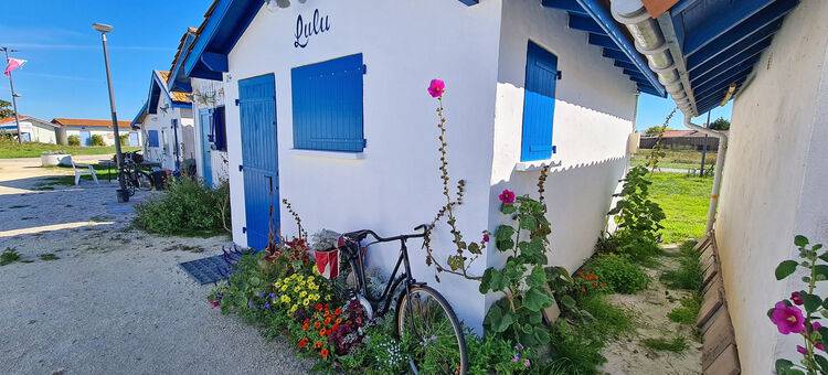 Holiday home with pool图片