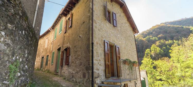 Mansion in Pescaglia near Tuscan Coast图片