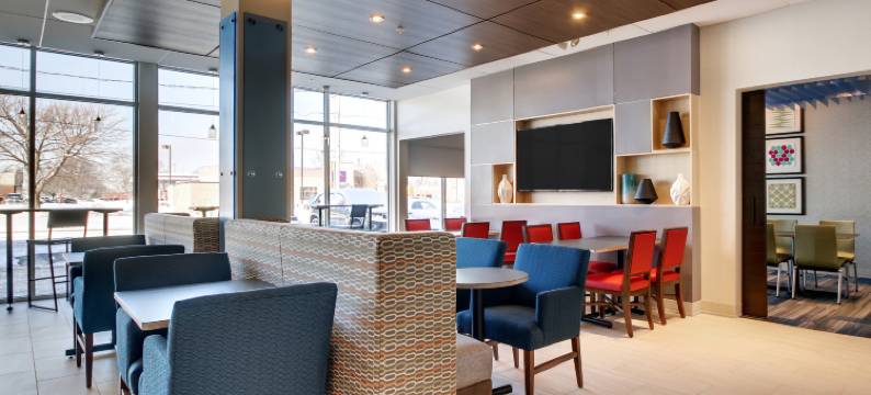 盖尔斯堡洲际智选假日套房酒店(Holiday Inn Express & Suites GALESBURG by IHG)图片