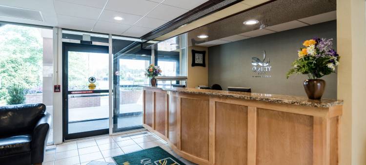 韦斯特菲尔德 - 斯普林菲尔德凯艺酒店(Quality Inn Westfield - Springfield)图片