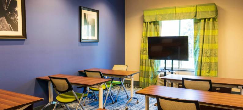 普莱恩维尔-福克斯波罗舒适套房酒店(Comfort Inn & Suites Plainville-Foxboro)图片