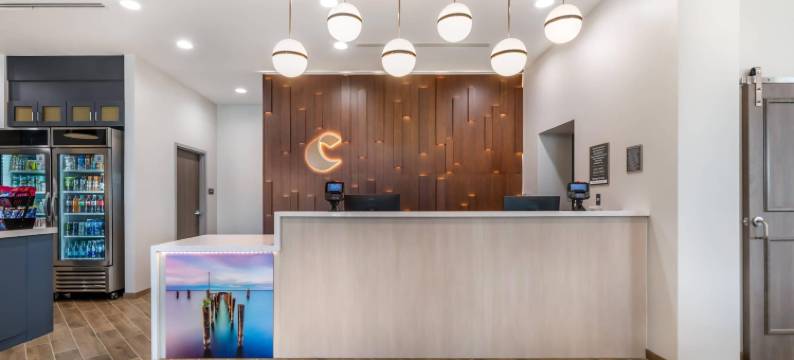 舒适酒店及套房，奥兰多桑福德机场(Comfort Inn & Suites Orlando Sanford Airport)图片