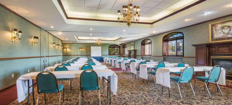 卡尤加布鲁酒店(Cayuga Blu)图片