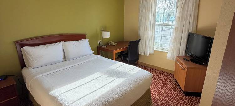 布卢明顿TownePlace Suites酒店(TownePlace Suites by Marriott Bloomington)图片