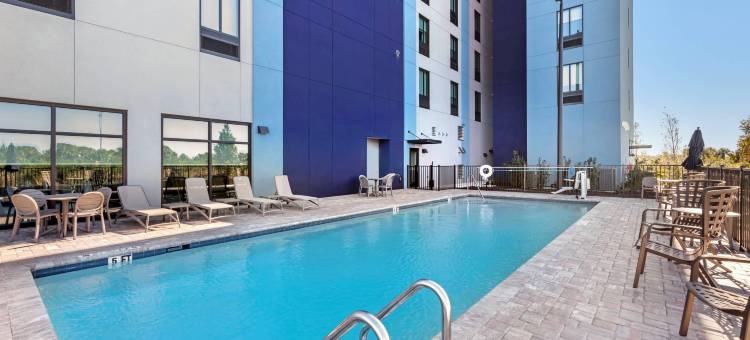 舒适套房酒店泰特斯维尔靠近肯尼迪航天中心(Comfort Suites Titusville Near Kennedy Space Center)图片