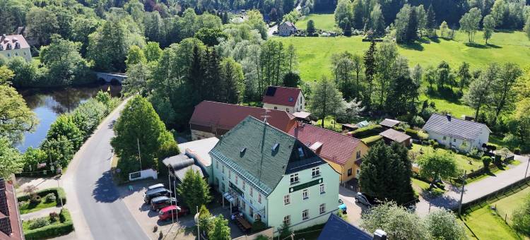 瓦尔德霍夫祖格里伦堡(Waldhof zu Grillenburg im Tharandter Wald am See)图片