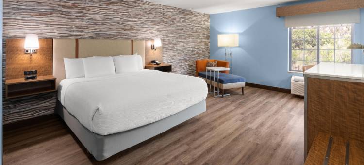 鲁伊多索唐斯拉昆塔温德姆套房酒店(La Quinta Inn & Suites by Wyndham Ruidoso Downs)图片