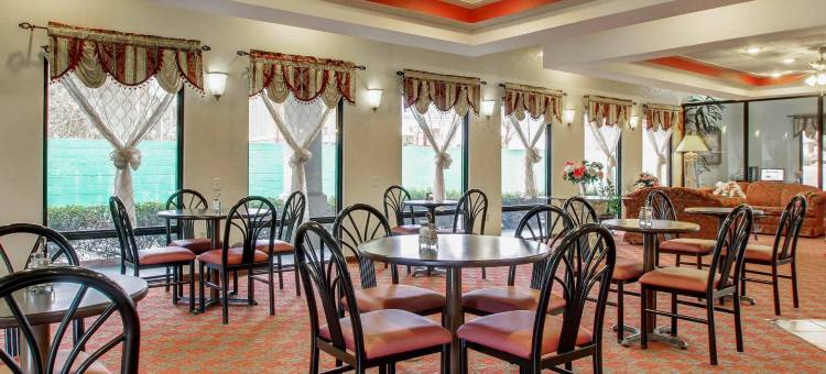 品质酒店及套房克林顿 - 杰克逊西(Quality Inn & Suites Clinton - Jackson West)图片