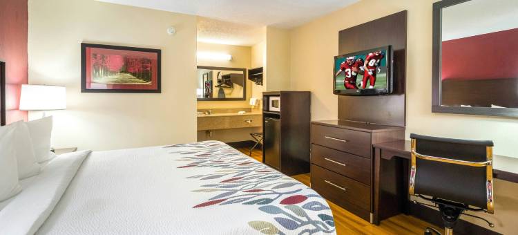 克拉克斯维尔红顶酒店(Red Roof Inn Clarksville)图片
