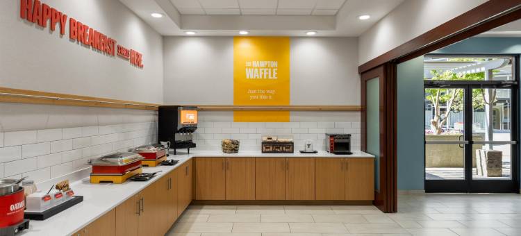 希尔顿欢朋套房酒店(Hampton Inn & Suites Bremerton)图片