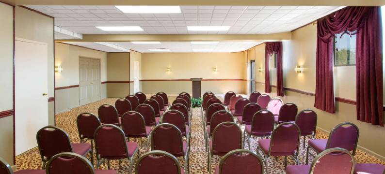 希尔斯堡戴斯酒店(Days Inn by Wyndham Hillsborough)图片