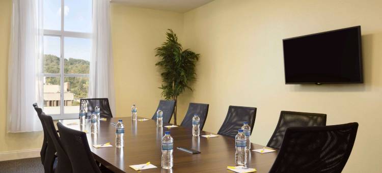 考德威尔戴斯套房酒店(Days Inn & Suites by Wyndham Caldwell)图片